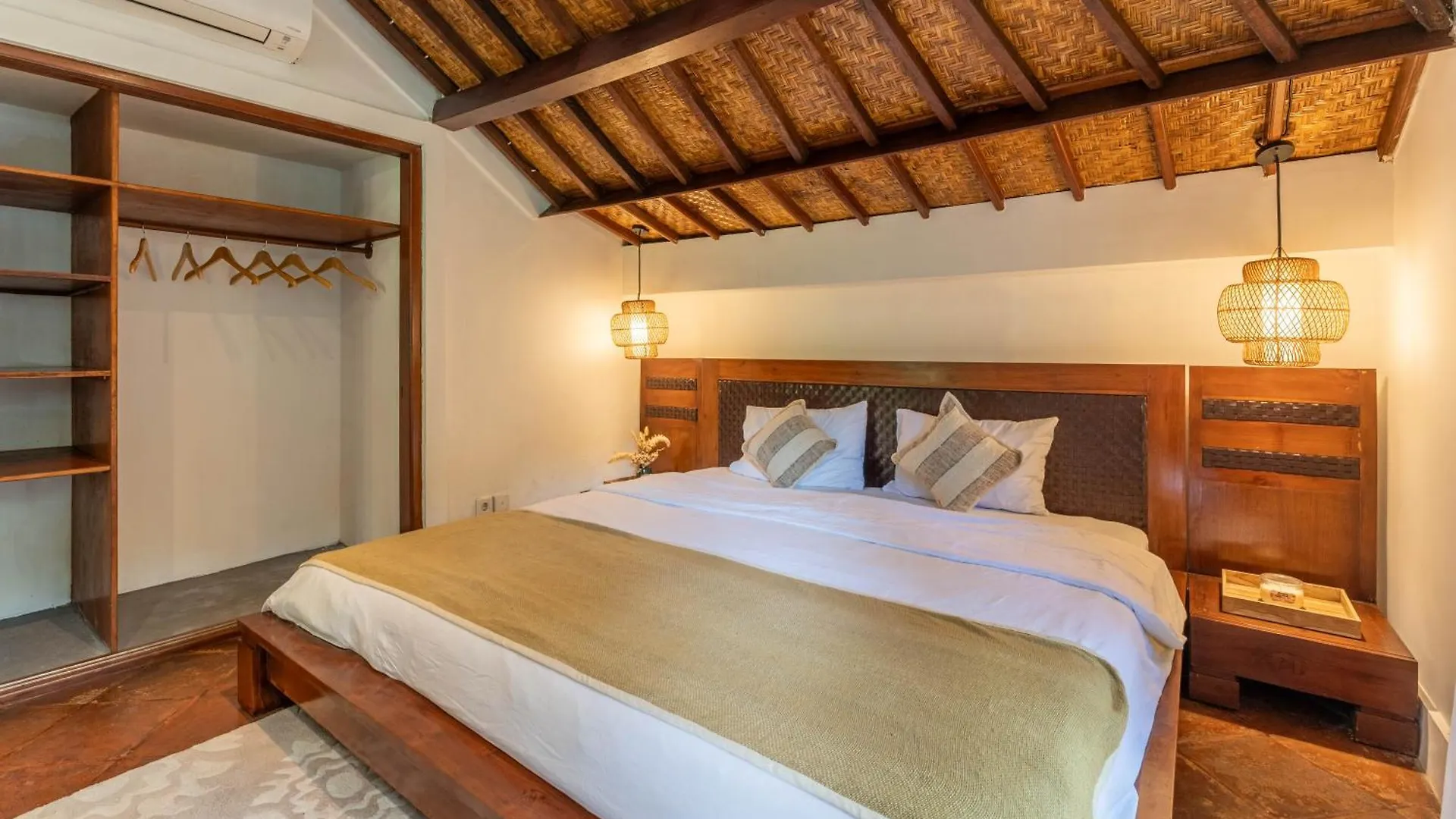 Jungle Wave Villa In Central Seminyak
